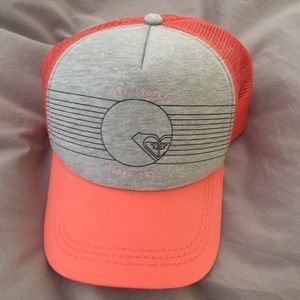 Roxy hat NWOT